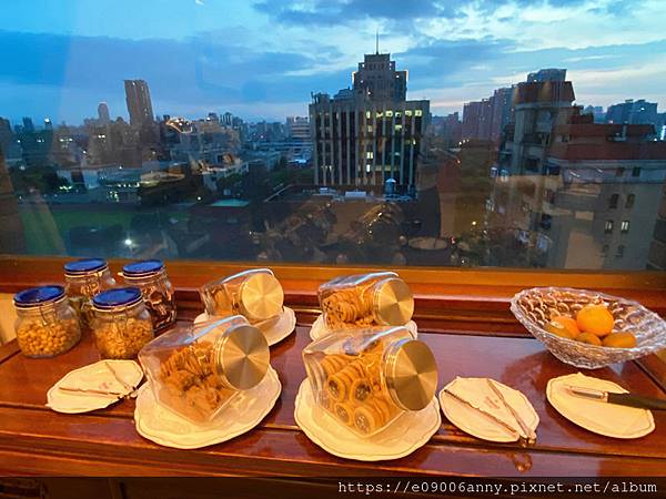 甜蜜CD加入住台北福華飯店行政套房.在貴賓室吃晚餐，晚茶，泳池、健身房，彩虹座早餐 (24).jpg