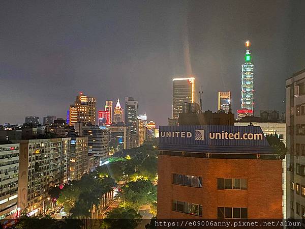 甜蜜CD加入住台北福華飯店行政套房.在貴賓室吃晚餐，晚茶，泳池、健身房，彩虹座早餐 (27).jpg