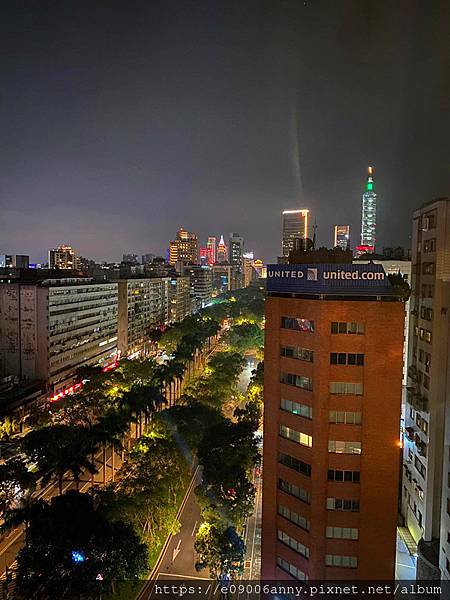 甜蜜CD加入住台北福華飯店行政套房.在貴賓室吃晚餐，晚茶，泳池、健身房，彩虹座早餐 (26).jpg