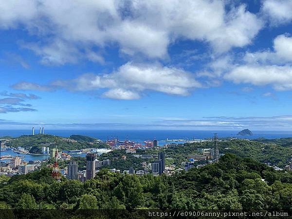 11206甜蜜CD家爬紅淡山小百岳三角點 (42).jpg