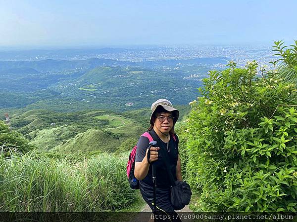 11206甜蜜CD家去七星山小百岳.七星東峰和主峰 (42).jpg