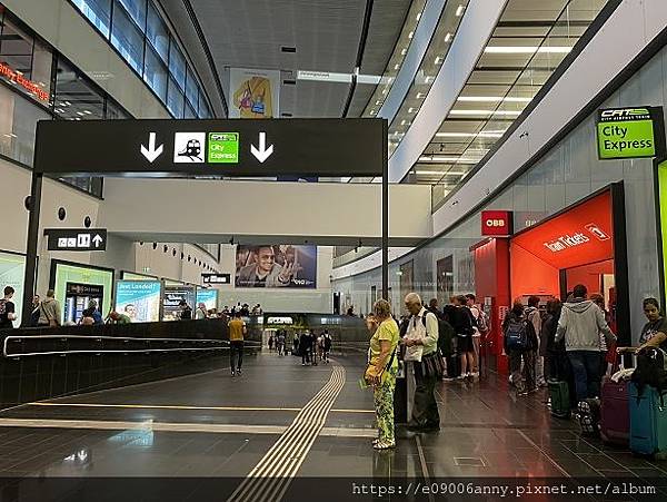 DAY2-1維也納機場到飯店Do Step Inn Central介紹.甜蜜CD家奧捷斯匈之旅2023-08-01-08h42m07.jpg
