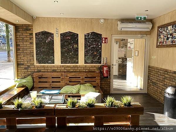 DAY2-1維也納機場到飯店Do Step Inn Central介紹.甜蜜CD家奧捷斯匈之旅2023-08-02-07h17m42.jpg