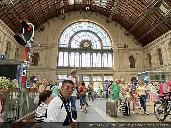 甜蜜CD家奧捷斯匈之旅2023-08-10-14h13m50Day11-3搭車去布達佩斯Keti火車站，搭火車到維也納，火車上簡介.jpg