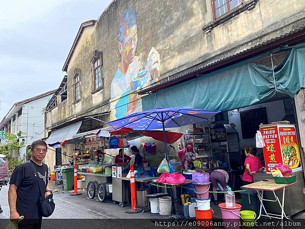 2024香港桂林陽朔馬來西亞檳城12日Day11-1走去「多春茶室」吃早餐，再走去旁邊在地傳統市場買醃漬水果、潮州煎蕊、貢糖薄餅 (17).jpg