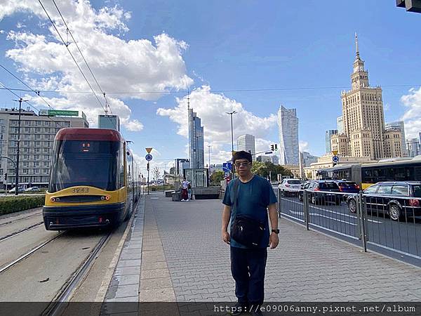 Day10-1甜蜜CD家歐洲7國~波蘭華沙中央車站麥當勞和HOTEL METROPOL大都市飯店介紹 (51).jpg