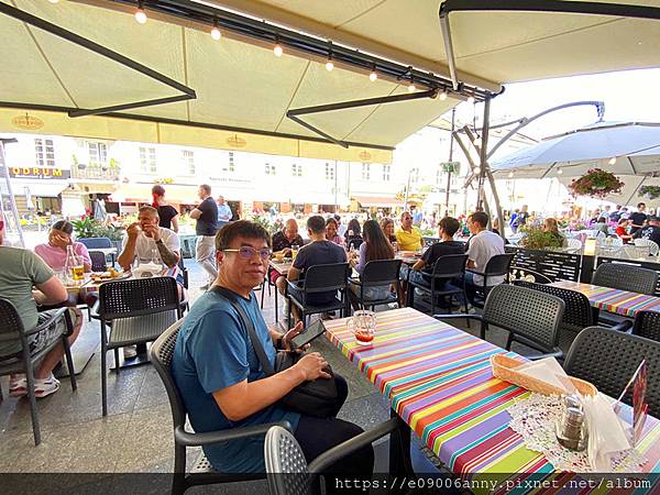 Day10-2甜蜜CD家歐洲7國~波蘭華沙老城區景點（上）GOSPODA餐廳吃波蘭料理、聖十字教堂（蕭邦之心） (12).jpg