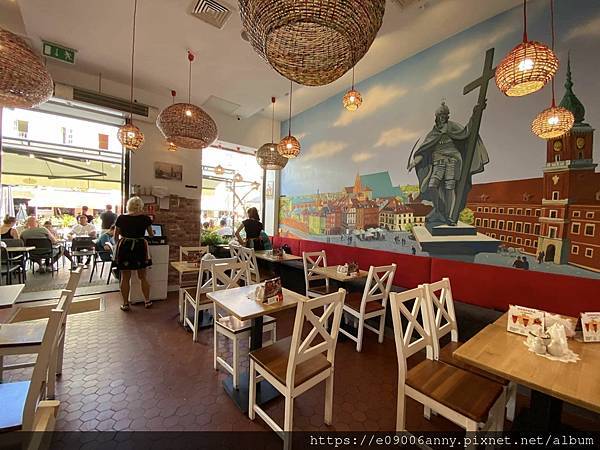 Day10-2甜蜜CD家歐洲7國~波蘭華沙老城區景點（上）GOSPODA餐廳吃波蘭料理、聖十字教堂（蕭邦之心） (19).jpg
