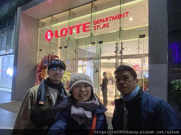 2025甜蜜CD家在河內西湖附近吃炒飯，再走路去樂天百貨逛街與超市Day7-5 (16).jpg