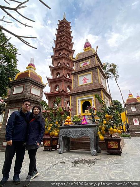 2025甜蜜CD家在河內西湖散步到「鎮國古寺」，吃河粉當早餐Day8~1 (21).jpg