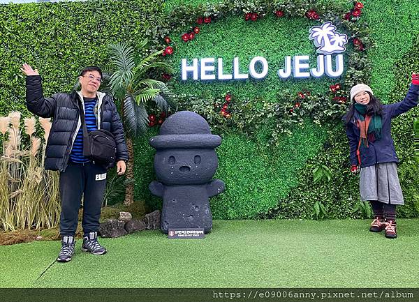 2025甜蜜CD家Day4-2從濟州機場搭韓亞航到首爾金浦機場，濟州機場午餐，在空中看銀白世界的雪景 (1).jpg