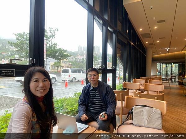 甜蜜CD家到萬里星巴克喝咖啡 (4).jpg