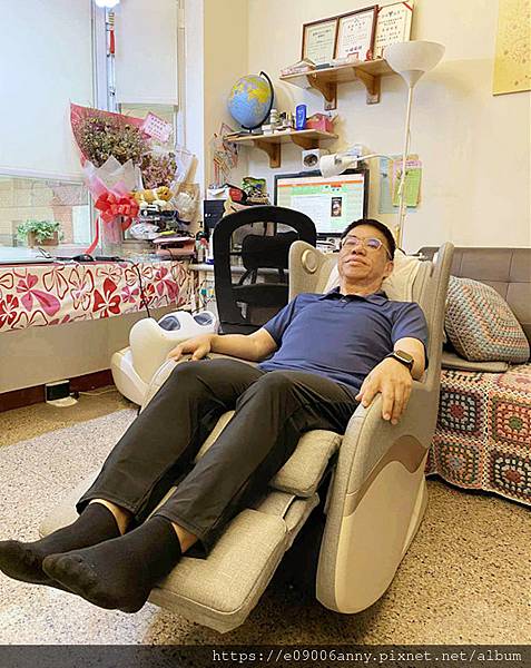 經過這次fuji按摩椅災情後，按摩椅維修好了，又恢復正常運作，CD爸非常滿意 (甜蜜CD家)