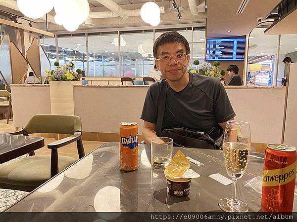 蜜CD家長灘島自由行Day4-1泰國曼谷BKK機場轉機，到JCD的免費貴賓室2025 (3).jpg