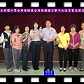 20140509-台東關山警分局張樹義分局長贈康乃馨予女性員警及僱員