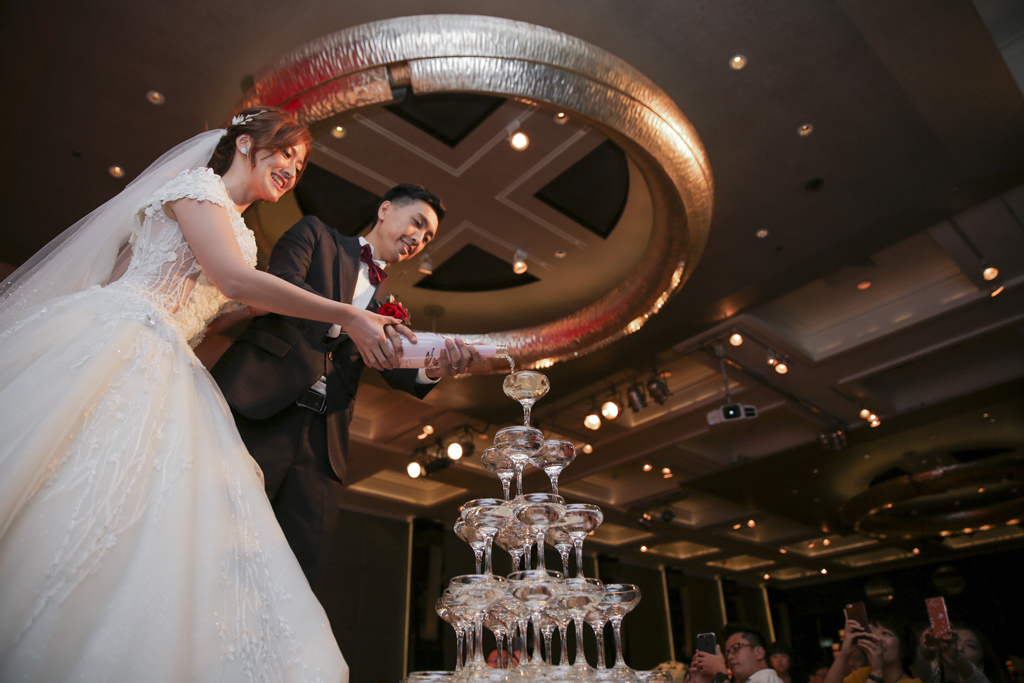 O-(小圖)-倒香檳塔-4.JPG O-(小圖)-倒香檳塔-4.JPG