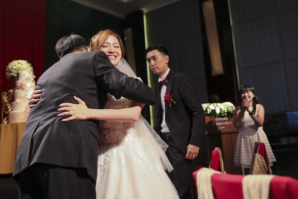 Q-(小圖)-爸爸上台獻唱祝福-14.JPG Q-(小圖)-爸爸上台獻唱祝福-14.JPG