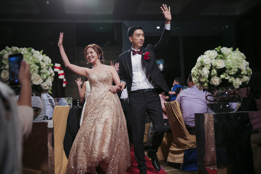 S-(小圖)-跳舞進場-2.JPG S-(小圖)-跳舞進場-2.JPG