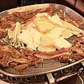 烤盤很大 以致於牛肉看起來很少