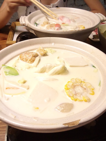 法式牛奶鍋 V.s 玫瑰牛奶鍋