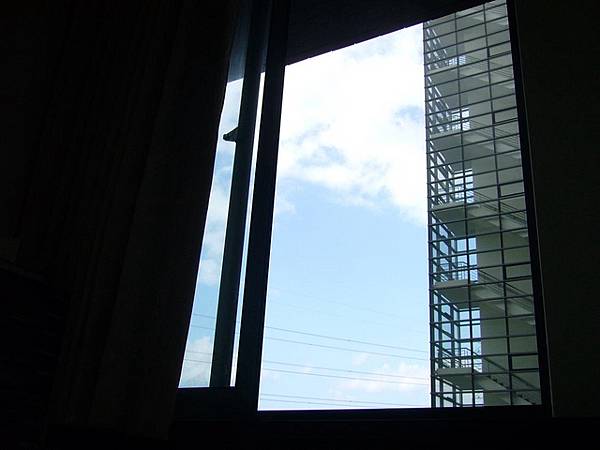20091110窗外藍天1.JPG