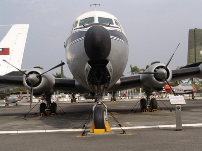 C-118 舉重霸王式運輸機 C-118 舉重霸王式運輸機