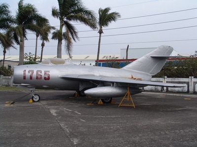 MiG-15 柴把式戰鬥機 MiG-15 Fagot MiG-15 柴把式戰鬥機 MiG-15 Fagot