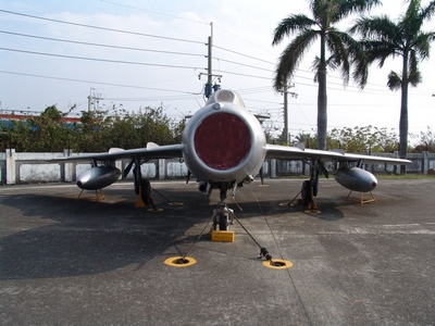 MiG-15 柴把式戰鬥機 MiG-15 Fagot MiG-15 柴把式戰鬥機 MiG-15 Fagot