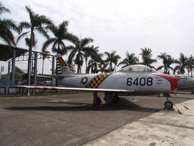 F-86F 軍刀式戰鬥機 F-86F 軍刀式戰鬥機