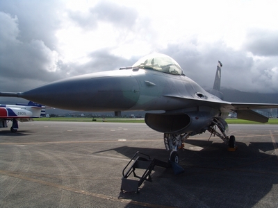 F-16 FIGHTING FALCON