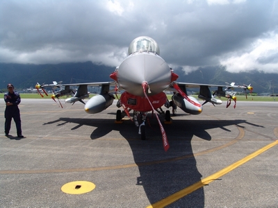 F-16 FIGHTING FALCON