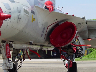 TC-2 天劍二型中程空對空飛彈 TC-2 天劍二型中程空對空飛彈
