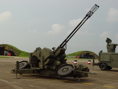 GDF-001 雙聯裝35公厘防空機砲