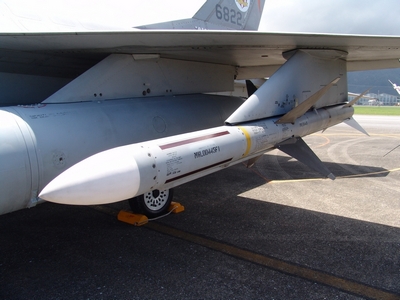 AIM-7M 麻雀中程空對空飛彈 AIM-7M 麻雀中程空對空飛彈