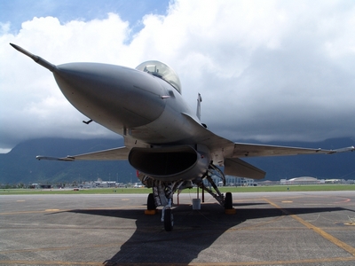 F-16 戰隼式戰鬥機 FIGHTING FALCON F-16 戰隼式戰鬥機 FIGHTING FALCON