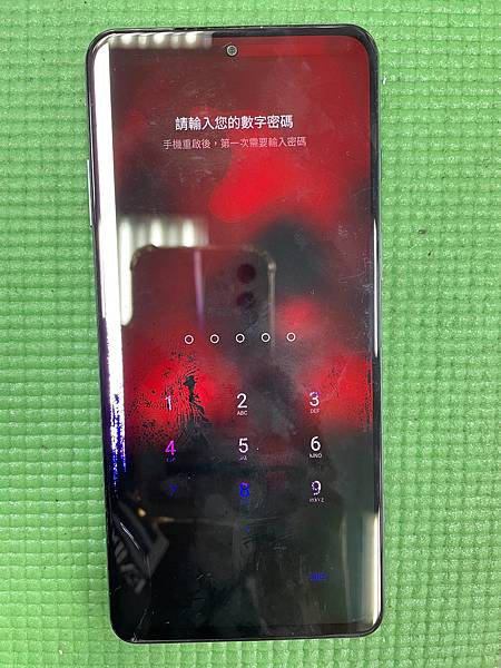 黑鯊5LCD.jpg