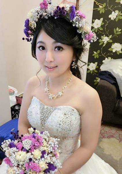 新娘造型-浪漫花圈2.jpg 新娘造型-浪漫花圈2.jpg