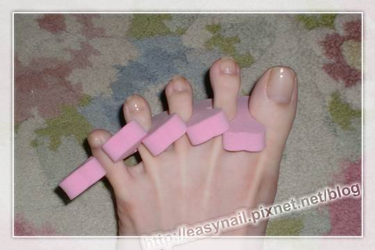 終於找到不會讓我腳痛的 分趾器 啦 Easynail 將將部屋 美甲 手作 敗家小天地 痞客邦