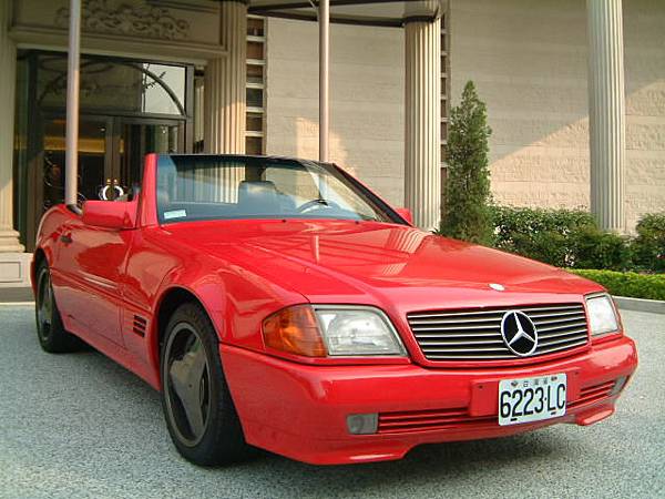 【易特商務網 】1993年BENZ R 129 300SL(紅色)廣告拍片古董車出租)