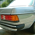 【易特商務網】1982年賓士BENZ W123  金龜車古董車出租