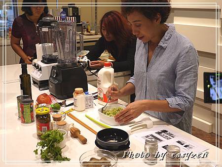 P1590482P329 P1590482P329