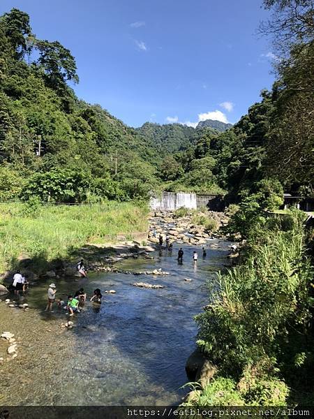 寵物毛孩景點★新竹北埔冷泉、新竹市靜心湖＠Clare