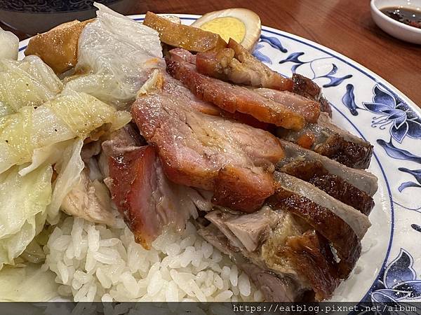 頂溪捷運美食｜永和必吃便當｜飯小軒、竹林雞肉飯、陳記燒臘、金