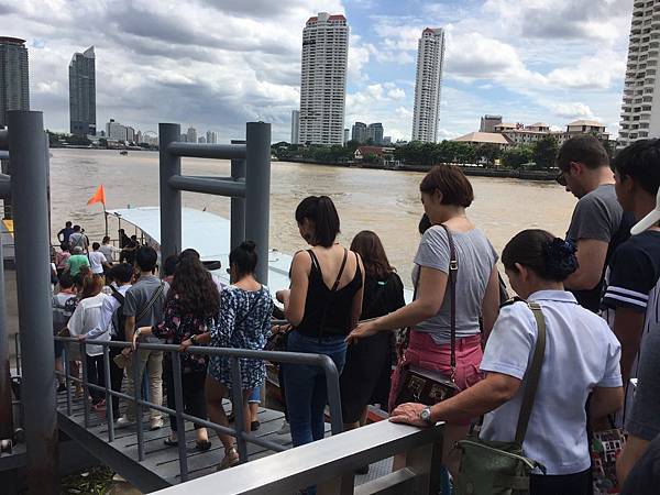 【曼谷寺廟一日遊】昭披耶河游船－臥佛寺,鄭王廟,大皇宮各景點推薦周邊美食交通