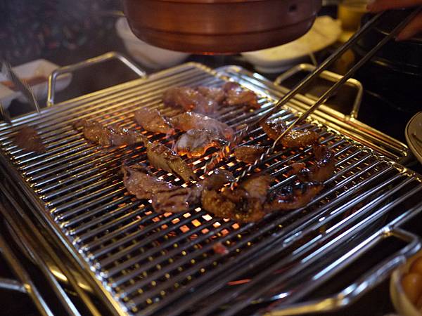 豪氣的炒肉才是正統烤法