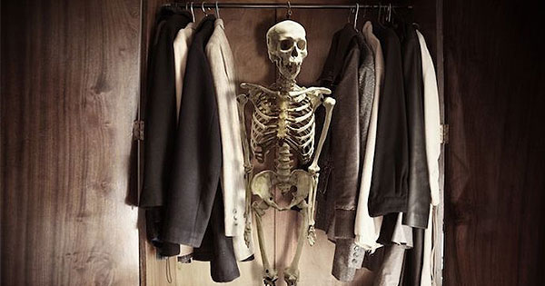 Skeleton In The Closet 衣櫃裏的死人骨頭 Ebs 美樂顧問 打造全球移動力 痞客邦