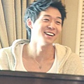 JYJ In hawaii TR 0622.mp4_snapshot_00.58_[2012.07.01_08.44.57]