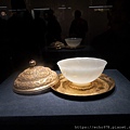 IMG_20231118_142520 明鏤空金蓋金托盤玉碗.jpg