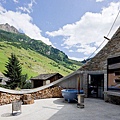 underground-home-vals-switzerland-mountain-house-17.jpg