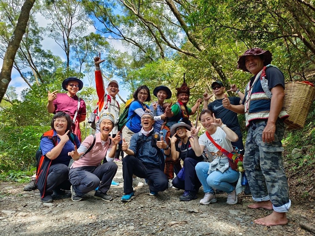 老七佳石板屋部落-東方足跡人文生態導覽解說團隊